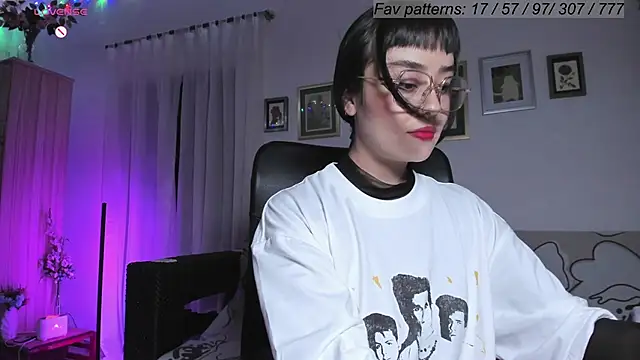 Conlosmichis online show from February 28, 2025, 11:01 pm