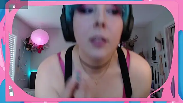 Snapshot of CirqueNoirBlu chatting on June 17, 2026, 1:52 am CirqueNoirBlu online show from June 17, 2026, 1:52 am
