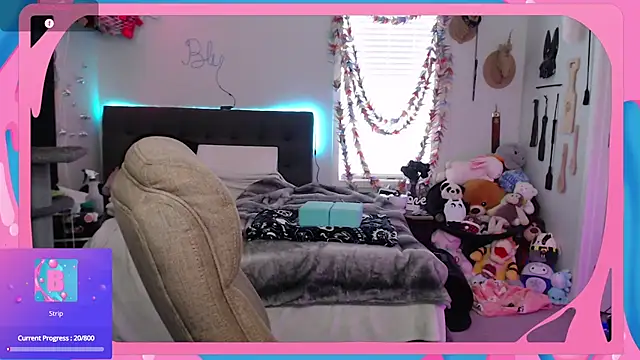Snapshot of CirqueNoirBlu chatting on August 5, 2026, 2:14 am CirqueNoirBlu online show from August 5, 2026, 2:14 am