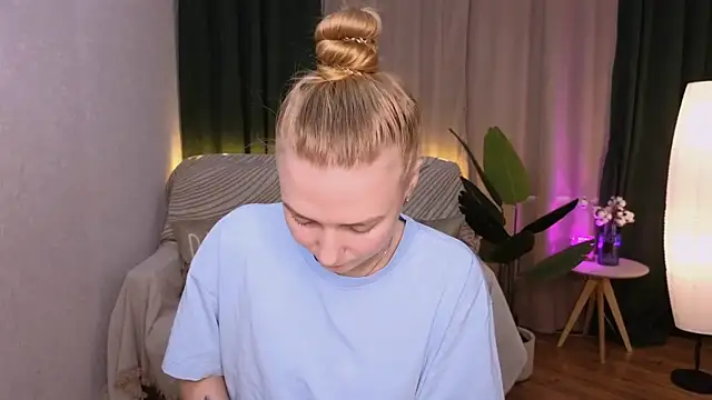 CarolynCohen   online show from February 4, 2025, 4:59 am