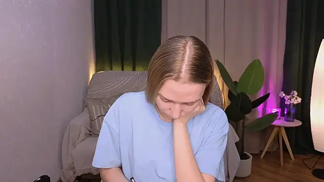 CarolynCohen   online show from February 12, 2025, 2:14 am