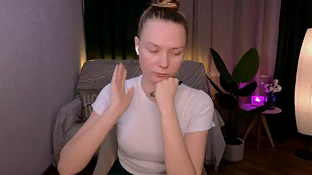 CarolynCohen   online show from February 16, 2025, 5:26 am