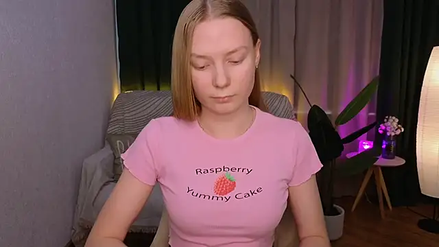 CarolynCohen   online show from February 21, 2025, 8:18 am