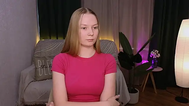 CarolynCohen   online show from February 24, 2025, 8:17 am