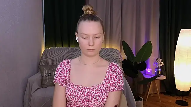 CarolynCohen   online show from March 4, 2025, 5:21 am