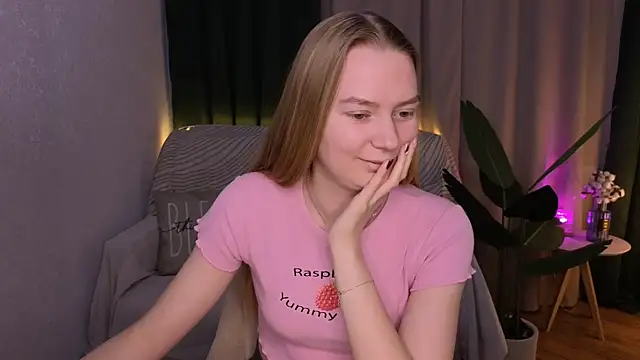 CarolynCohen   online show from March 7, 2025, 2:15 am