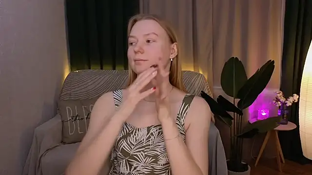 CarolynCohen   online show from March 14, 2025, 5:16 am