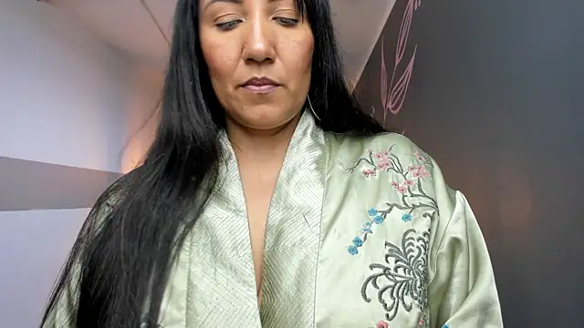 GiaFox  online show from January 27, 2025, 6:20 pm