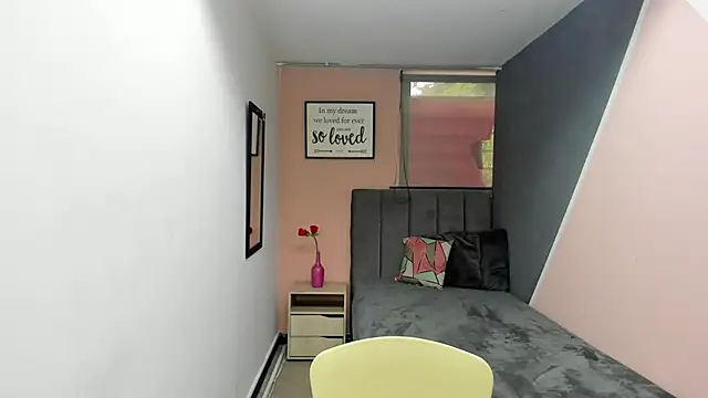 GiaFox  online show from February 20, 2025, 12:25 pm