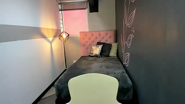 GiaFox  online show from March 16, 2025, 12:55 pm