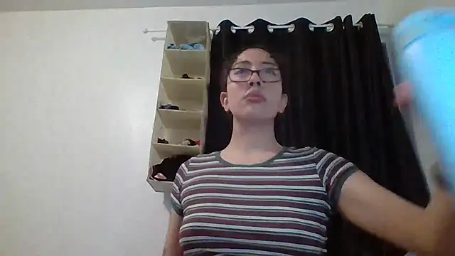 LorenaAnderson online show from February 12, 2025, 10:26 pm