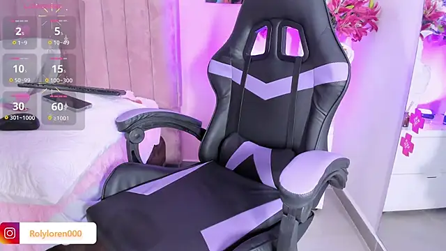 RolyLoren online show from January 18, 2025, 11:11 pm