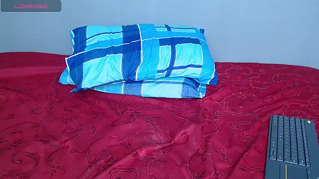 Snapshot of blue_violette_ chatting on December 29, 2024, 8:26 pm blue violette online show from December 29, 2024, 8:26 pm