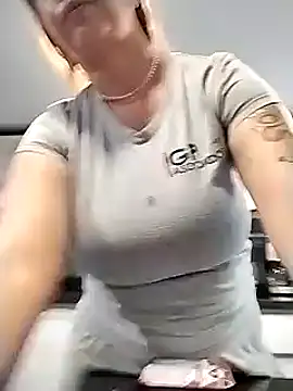 Snapshot of AriaRusso chatting on January 28, 2025, 7:53 pm AriaRusso online show from January 28, 2025, 7:53 pm