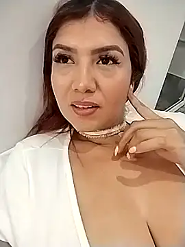 Snapshot of AriaRusso chatting on January 29, 2025, 1:58 am AriaRusso online show from January 29, 2025, 1:58 am