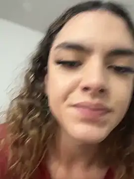 Snapshot of mariiahneedles chatting on June 3, 2026, 4:34 pm mariiahneedles online show from June 3, 2026, 4:34 pm