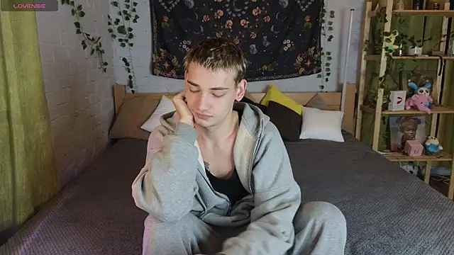 Nick Win online show from November 8, 2025, 5:23 pm