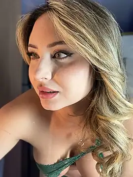 Snapshot of SaraFerreira chatting on October 1, 2025, 1:22 am SaraFerreira online show from October 1, 2025, 1:22 am