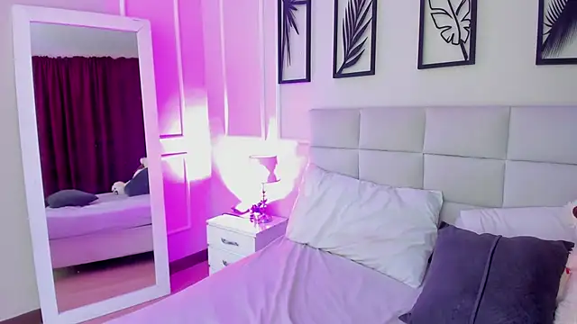 Snapshot of Alisa__walker chatting on February 21, 2025, 11:10 pm Alisa walker online show from February 21, 2025, 11:10 pm