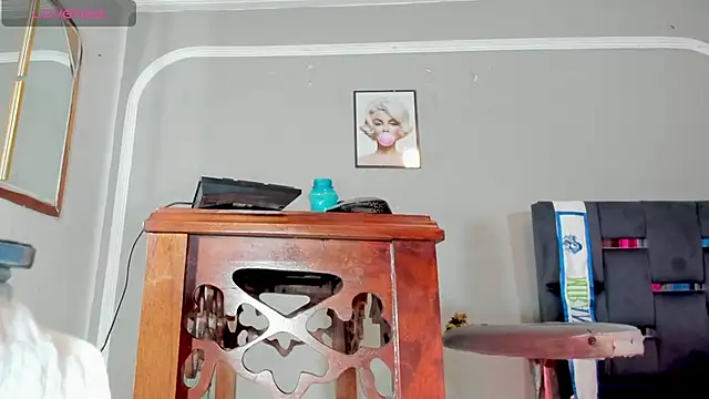Snapshot of Jimena_Grey chatting on May 30, 2026, 8:17 pm Jimena Grey online show from May 30, 2026, 8:17 pm