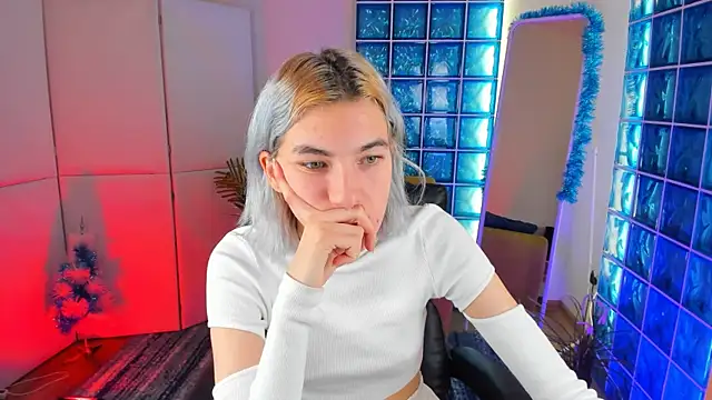 Mia Cheers online show from December 6, 2024, 1:44 pm