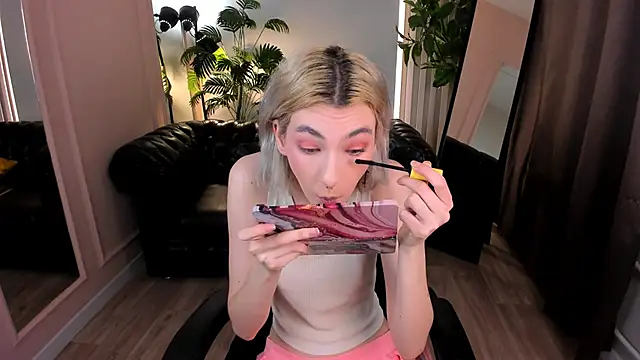 Mia Cheers online show from January 28, 2025, 1:49 pm