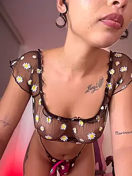 Snapshot of Hips_hannah chatting on July 10, 2026, 9:39 pm Hips hannah online show from July 10, 2026, 9:39 pm