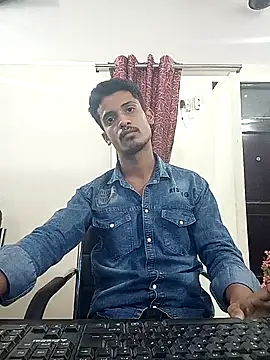 curlyhairboy  online show from September 12, 2025, 10:37 am