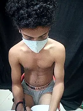 curlyhairboy  online show from November 10, 2025, 8:13 am