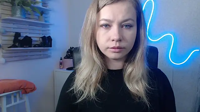 holly xglam online show from January 21, 2025, 3:15 am