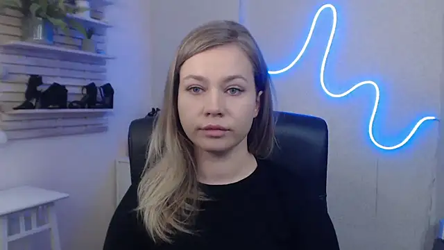 holly xglam online show from January 21, 2025, 9:35 am