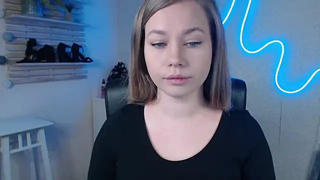 holly xglam online show from February 21, 2025, 12:16 am