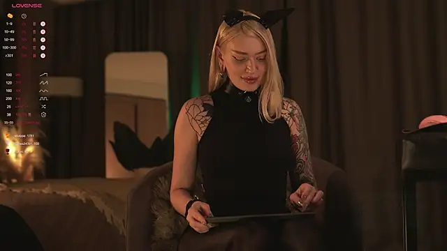 Snapshot of LinaKinky chatting on January 24, 2025, 6:04 pm LinaKinky online show from January 24, 2025, 6:04 pm