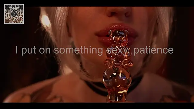 LinaKinky online show from November 28, 2025, 4:09 pm