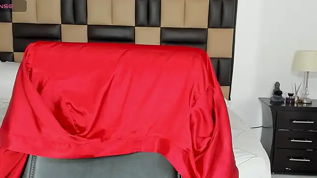 BonnyDelux online show from December 7, 2024, 2:13 pm