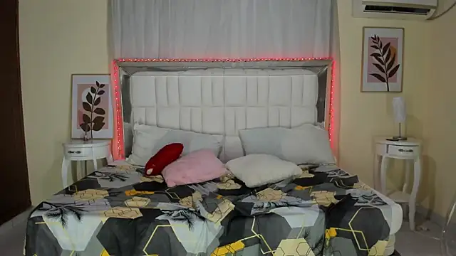 BonnyDelux online show from January 29, 2025, 6:50 pm