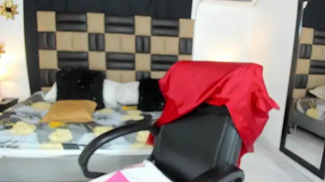 BonnyDelux online show from February 10, 2025, 6:35 pm