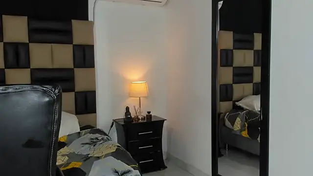 BonnyDelux online show from February 12, 2025, 6:19 pm