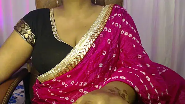 Snapshot of Prita07 chatting on November 4, 2025, 11:20 am Prita07 online show from November 4, 2025, 11:20 am