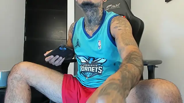 sergiio mesa27 online show from January 6, 2025, 3:29 pm