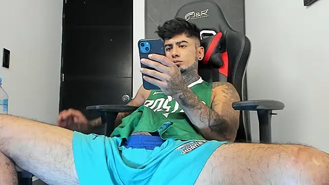 sergiio mesa27 online show from January 16, 2025, 4:28 pm