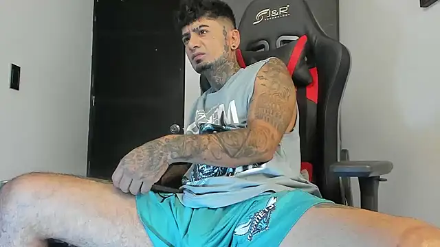 sergiio mesa27 online show from February 3, 2025, 2:24 pm