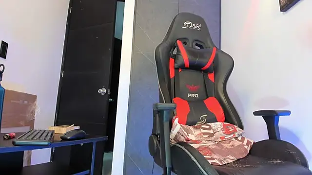 sergiio mesa27 online show from February 27, 2025, 12:10 am