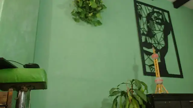 thirstymoonxx online show from September 28, 2025, 7:08 pm