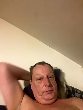 chubbybear2cum online show from October 3, 2025, 12:35 pm