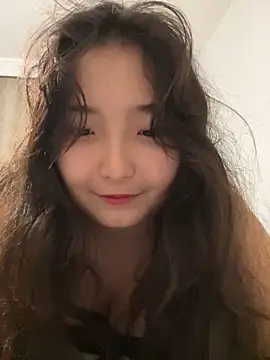 cutie mio online show from December 19, 2024, 5:18 pm