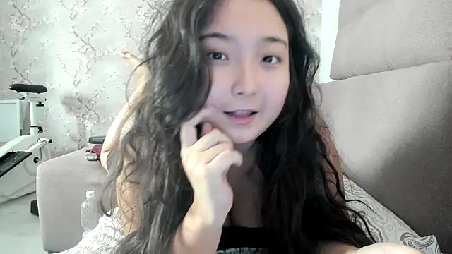 cutie mio online show from September 12, 2025, 8:58 am