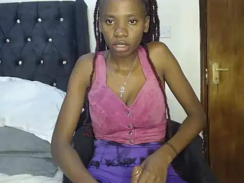 Sexyprecious01 online show from September 12, 2025, 1:44 pm