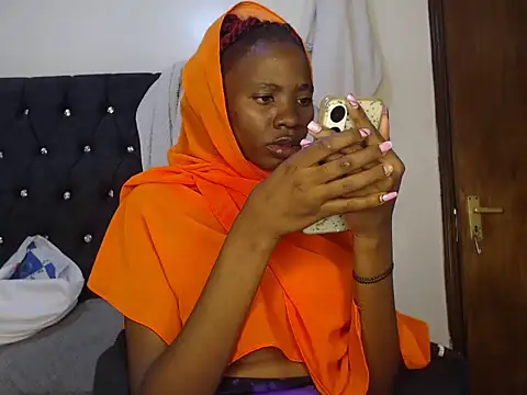 Sexyprecious01 online show from October 10, 2025, 1:21 pm