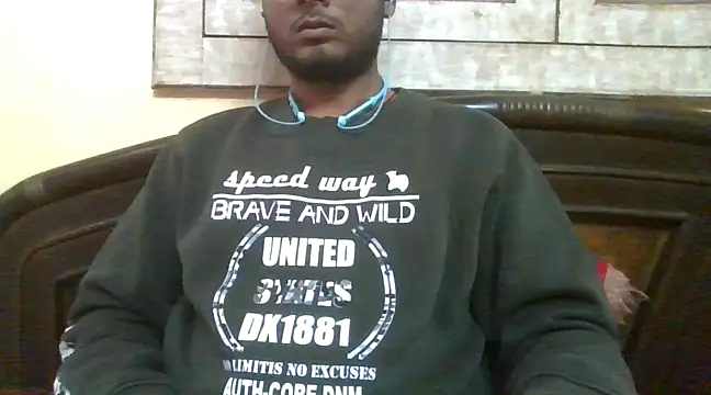 Snapshot of LUSTY_SHUBH_31 chatting on January 29, 2025, 9:44 am LUSTY SHUBH 31 online show from January 29, 2025, 9:44 am